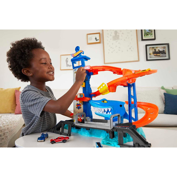 Трек Хот Вілс Втеча від акули Hot Wheels City Shark Escape Playset (HDP06)