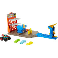 Ігровий набір Хот Вілс Монстер тракс Пригоди на станції Hot Wheels Monster Trucks Blast Station (HFB12)