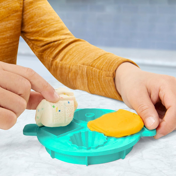Ігровий набір Плей-До Чарівний Міксер Play-Doh Kitchen Creations Magical Mixer Hasbro (F4718)